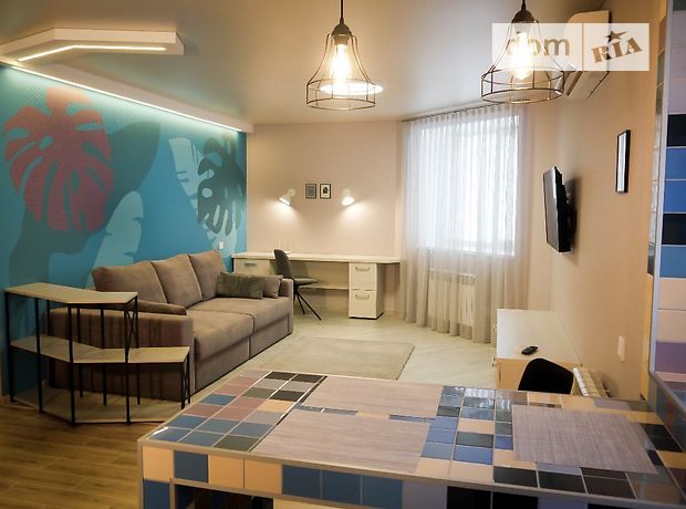 Rent an apartment in Poltava on the St. Holovka per 11029 uah. 