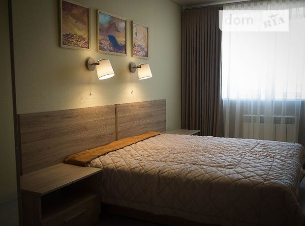 Rent an apartment in Poltava on the St. Holovka per 11029 uah. 