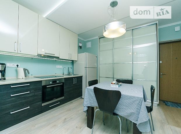 Зняти подобово квартиру в Києві на вул. Богатирська за 950 грн. 