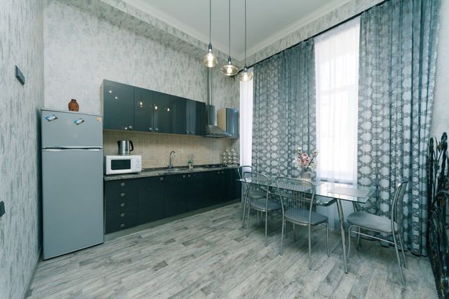 Rent daily an apartment in Kyiv on the St. Baseina 12 per 1100 uah. 