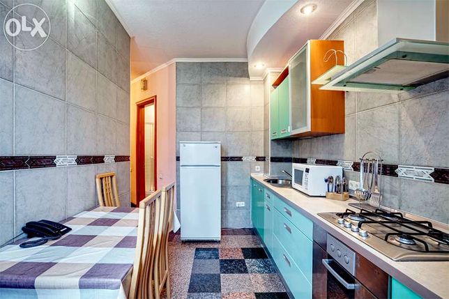 Зняти подобово квартиру в Києві на вул. Толстого Льва за 2500 грн. 