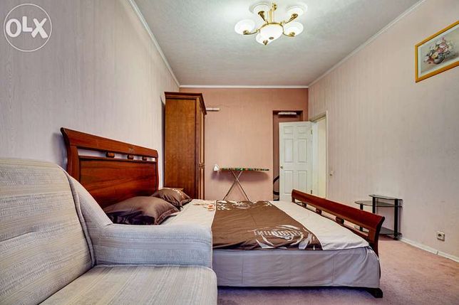 Rent daily an apartment in Kyiv on the St. Tolstoho Lva per 1500 uah. 