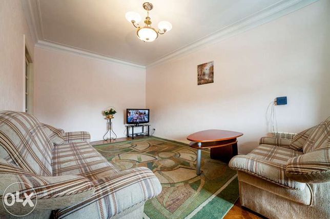 Зняти подобово квартиру в Києві на вул. Толстого Льва за 1500 грн. 