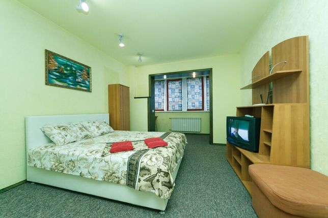 Rent daily an apartment in Kyiv on the St. Revutskoho 42Б per 699 uah. 