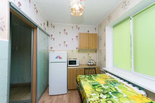 Rent daily an apartment in Kyiv on the St. Heroiv Dnipra per 470 uah. 