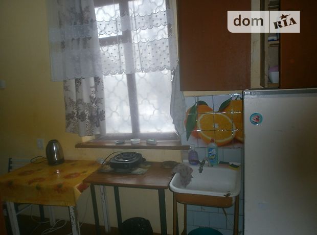 Rent daily a house in Dnipro on the St. Yunosti per 700 uah. 