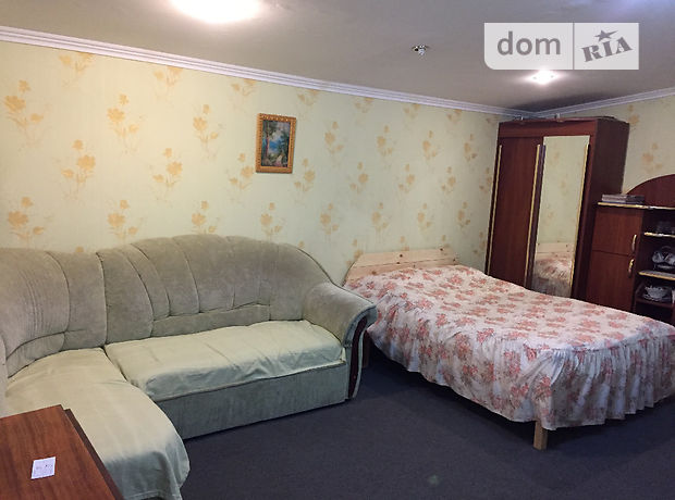 Rent daily a house in Khmelnytskyi on the St. Shevchenka per 350 uah. 