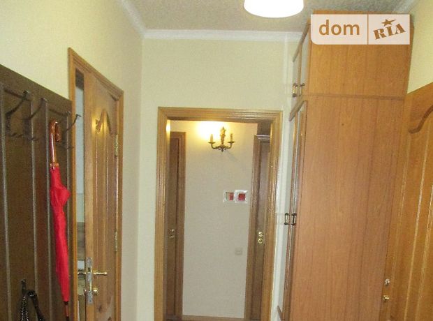 Rent daily an apartment in Kyiv on the Avenue Bazhana Mykoly 7 per 650 uah. 
