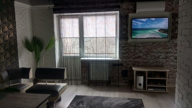 Rent daily an apartment in Mariupol on the St. Budivelnykiv 69 per 400 uah. 