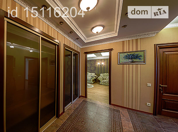 Rent an apartment in Kyiv on the Klovskyi uzvoz per 44118 uah. 