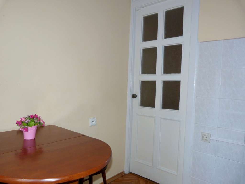 Зняти подобово квартиру в Києві на вул. Амосова Миколи 063529 за 800 грн. 