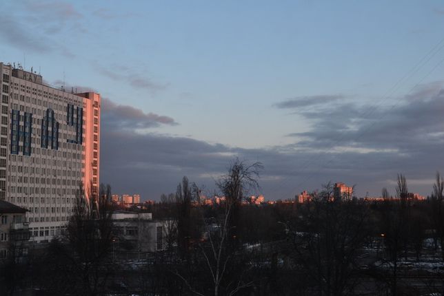 Снять посуточно квартиру в Киеве на ул. Василенко Николая за 800 грн. 