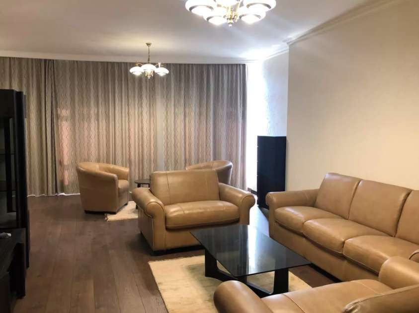 Rent an apartment in Kyiv on the Klovskyi uzvoz 067247 per $2500 