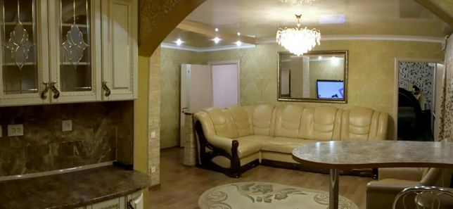 Зняти подобово квартиру в Бердянську на вул. Морська 65 за 500 грн. 