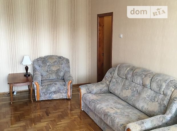 Rent an apartment in Kyiv on the St. Myloslavska per 9500 uah. 