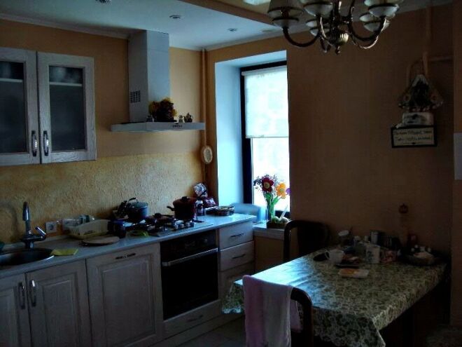 Rent an apartment in Sumy on the St. Petropavlivska per 14000 uah. 