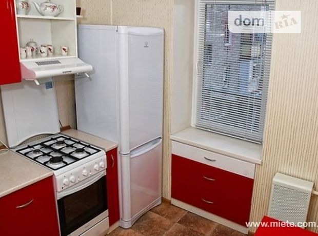 Зняти квартиру в Києві на Контрактова площа за 13500 грн. 