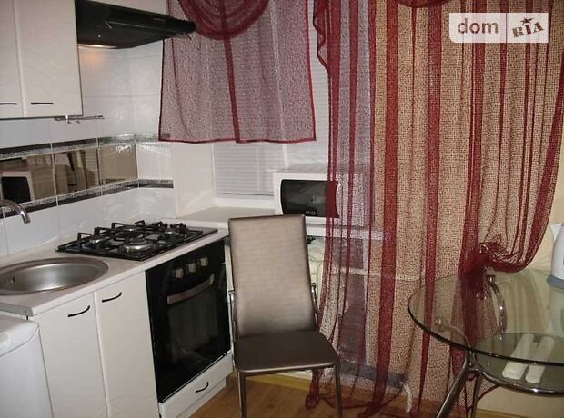 Снять посуточно квартиру в Днепре на проспект Героев за 600 грн. 