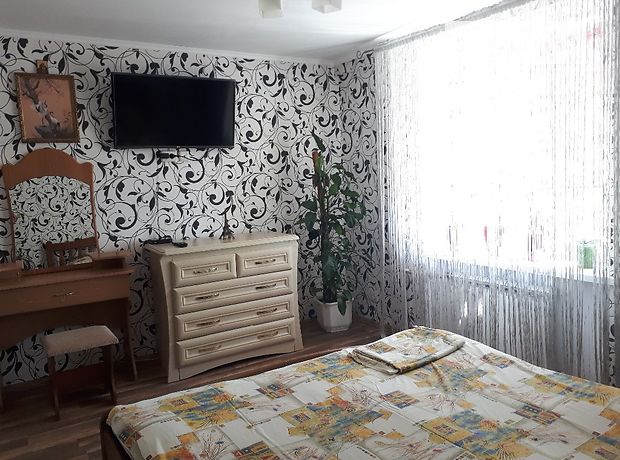 Снять посуточно квартиру в Бердянске на проспект Азовский 1 за 700 грн. 
