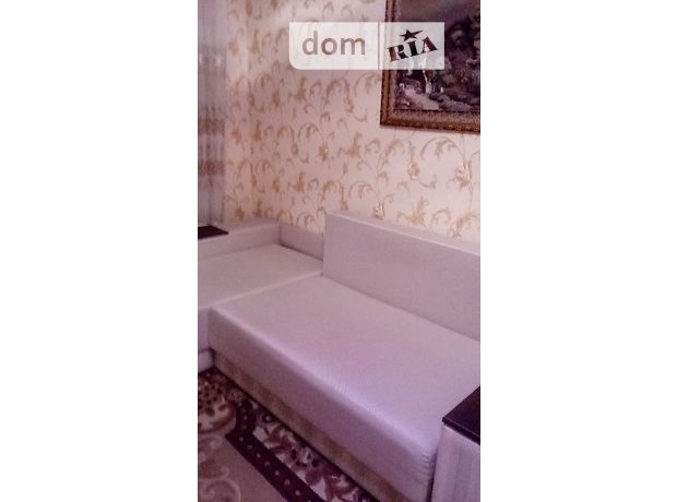 Rent a room in Dnipro on the Avenue Svobody per 2500 uah. 