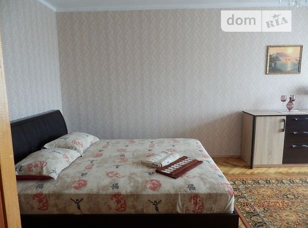 Зняти подобово квартиру в Бердянську на вул. Горького за 250 грн. 