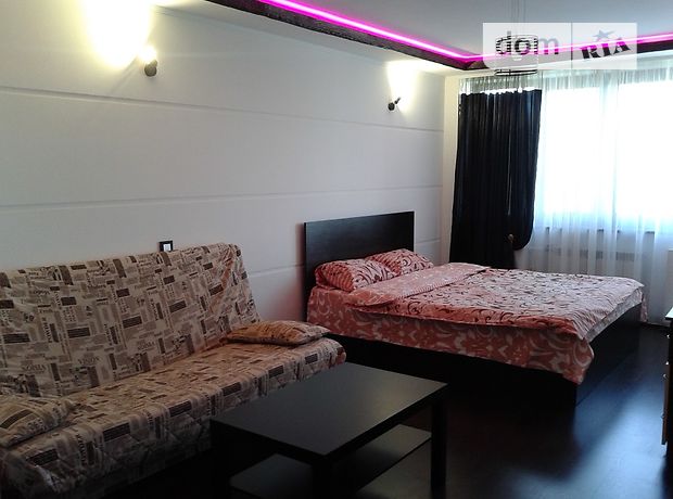 Rent daily an apartment in Kyiv on the St. Miliutenka per 650 uah. 
