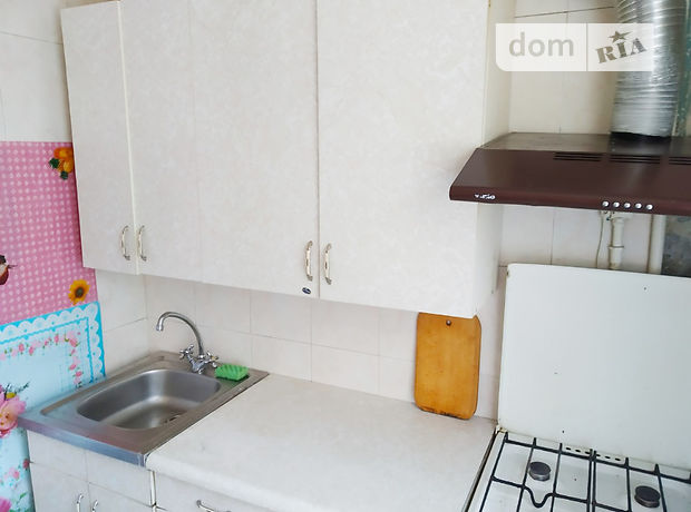 Rent daily an apartment in Kyiv on the Avenue Pravdy 78 per 500 uah. 
