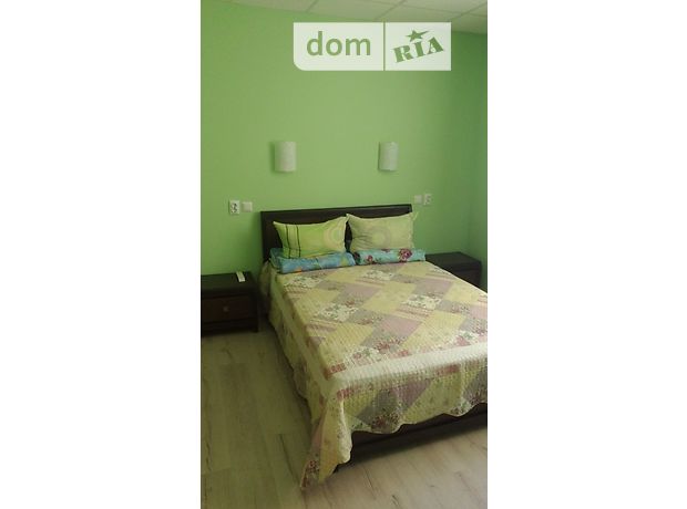 Rent daily an apartment in Chernivtsi on the St. Kyshynivska per 600 uah. 