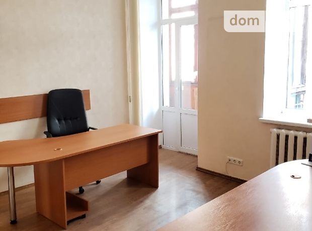 Rent an office in Kyiv on the St. Antonovycha per 18500 uah. 