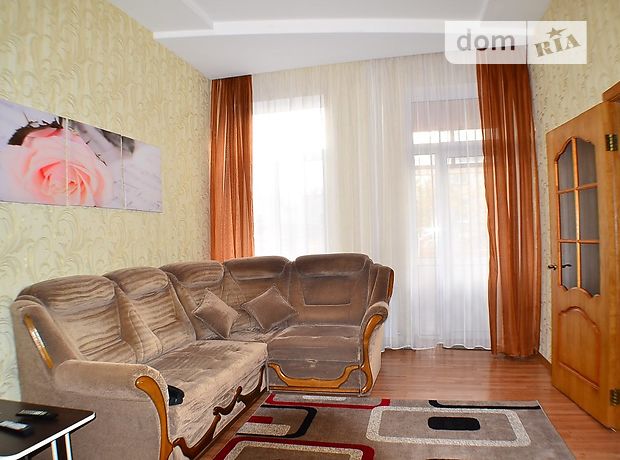 Зняти подобово квартиру в Дніпрі на просп. Дмитра Яворницького 125 за 600 грн. 