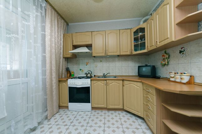 Снять посуточно квартиру в Киеве на ул. Гмыри Бориса 13 за 700 грн. 