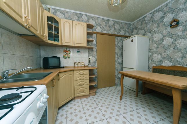 Снять посуточно квартиру в Киеве на ул. Гмыри Бориса 13 за 700 грн. 