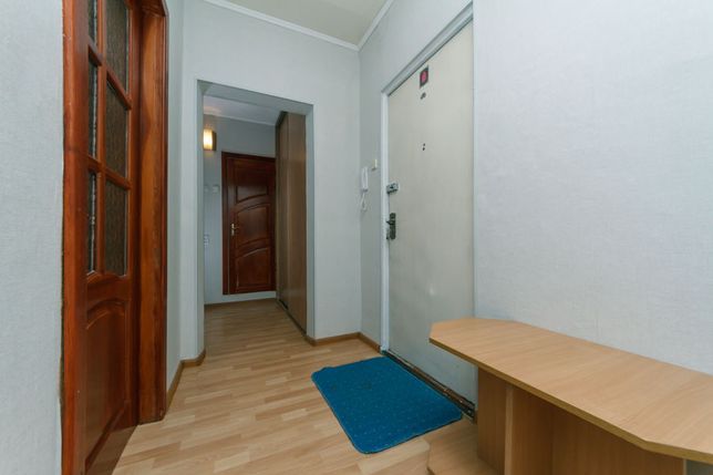 Зняти подобово квартиру в Києві на вул. Гмирі Бориса 13 за 700 грн. 