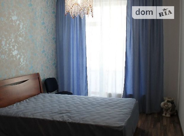 Rent an apartment in Odesa on the St. Henuezka per 15075 uah. 