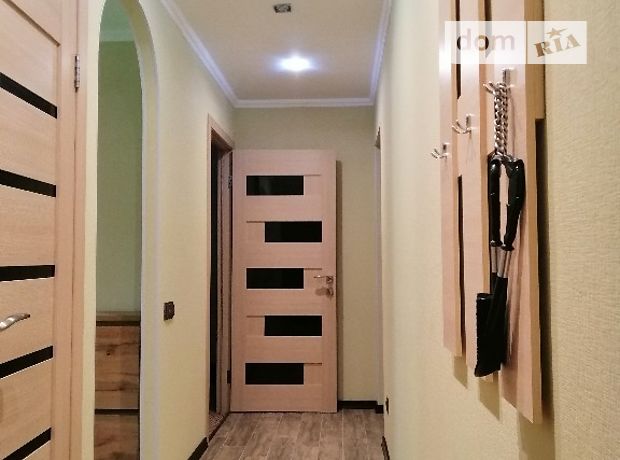Rent an apartment in Kyiv on the St. Vasylia Tiutiunnyka 49 per 17000 uah. 