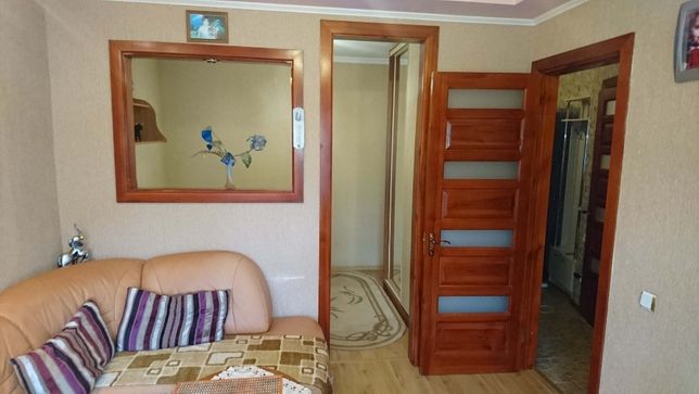 Rent daily an apartment in Zhytomyr on the Peremohy square per 370 uah. 