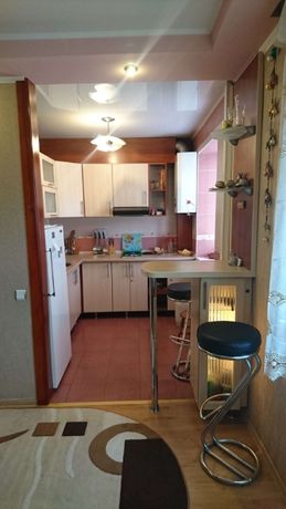 Rent daily an apartment in Zhytomyr on the Peremohy square per 370 uah. 