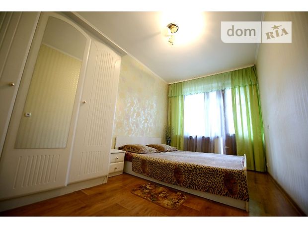 Rent daily an apartment in Poltava on the St. Vatutina per 650 uah. 