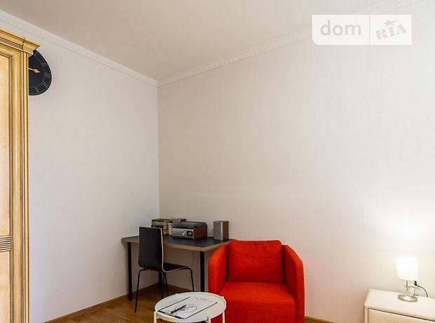 Rent daily an apartment in Kyiv on the St. Dobrobutna per 700 uah. 