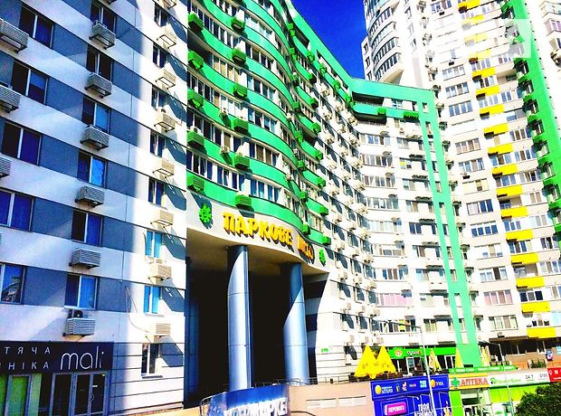 Rent an apartment in Kyiv on the St. Vyshhorodska 45 per 17000 uah. 