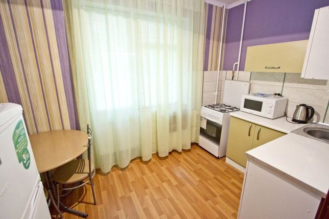 Rent daily an apartment in Kyiv on the Heroiv Bresta square per 600 uah. 
