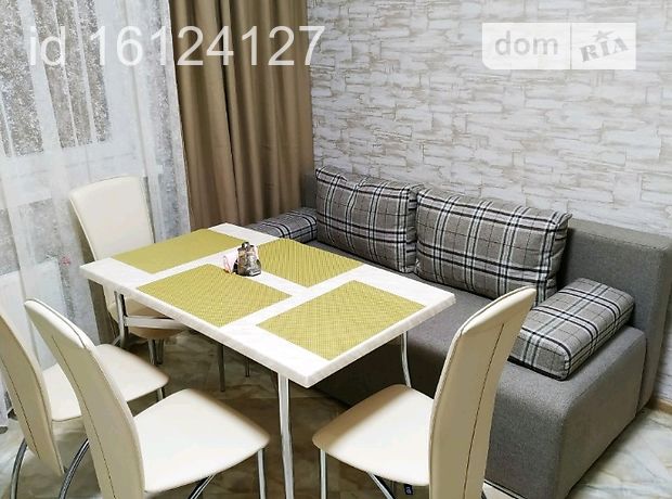 Rent an apartment in Odesa on the St. Henuezka 3 per 8794 uah. 