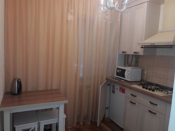 Rent daily an apartment in Chernihiv on the St. Rokosovskoho 500 per 500 uah. 