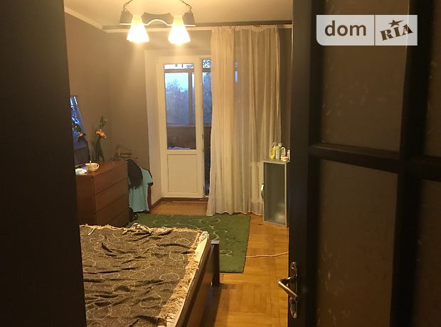 Rent an apartment in Vinnytsia on the St. Andriia Pervozvannoho per 7000 uah. 