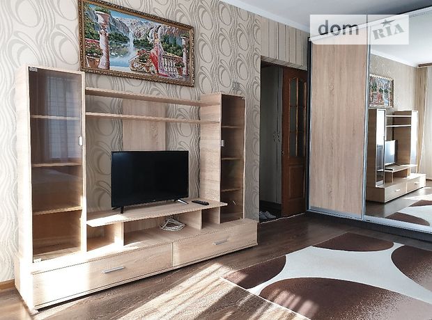 Rent an apartment in Vinnytsia on the Avenue Yunosti 71 per 5500 uah. 