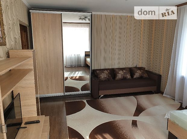 Rent an apartment in Vinnytsia on the Avenue Yunosti 71 per 5500 uah. 
