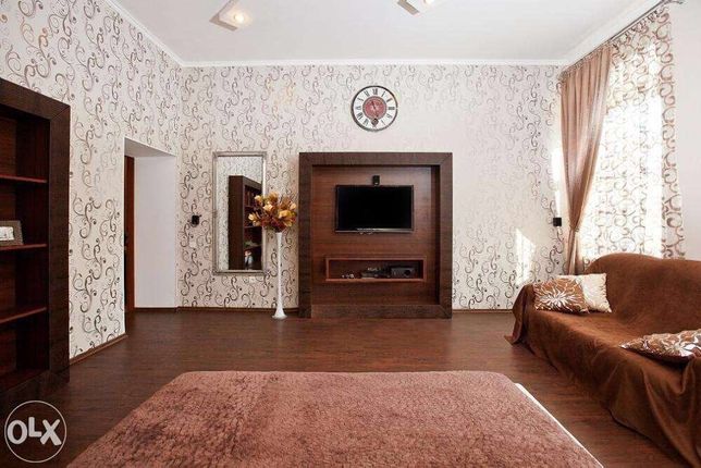 Rent daily an apartment in Kyiv on the St. Virmenska 6а per 400 uah. 