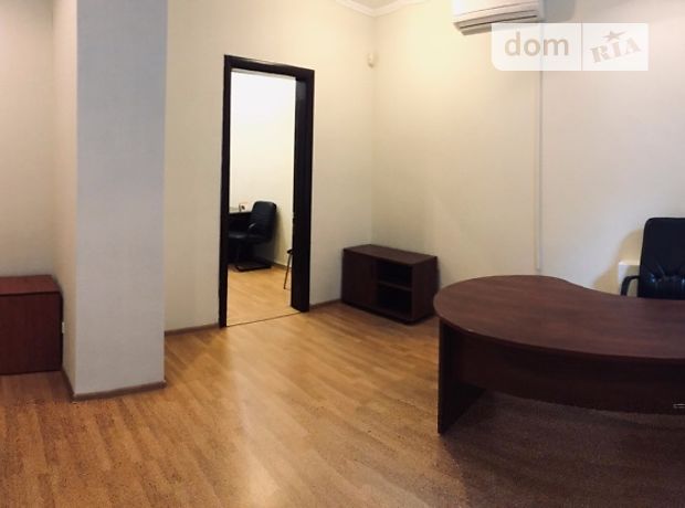 Rent an office in Kyiv on the St. Baseina 2- per 28000 uah. 