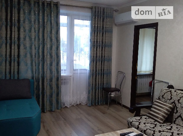 Rent daily an apartment in Kherson on the Svobody square per 800 uah. 