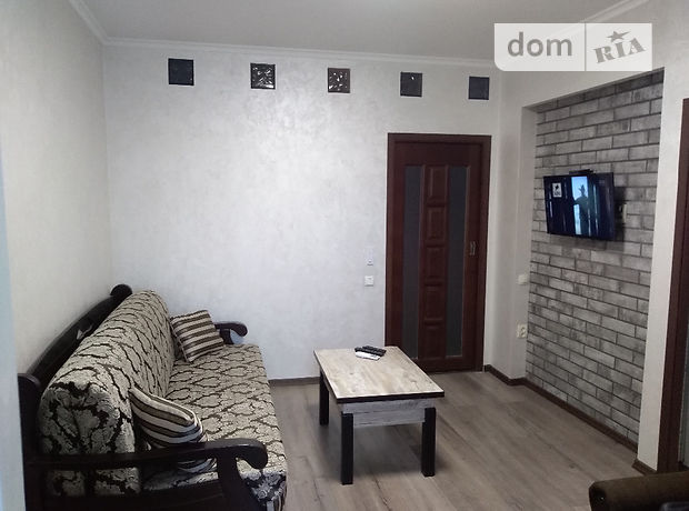 Rent daily an apartment in Kherson on the Svobody square per 800 uah. 